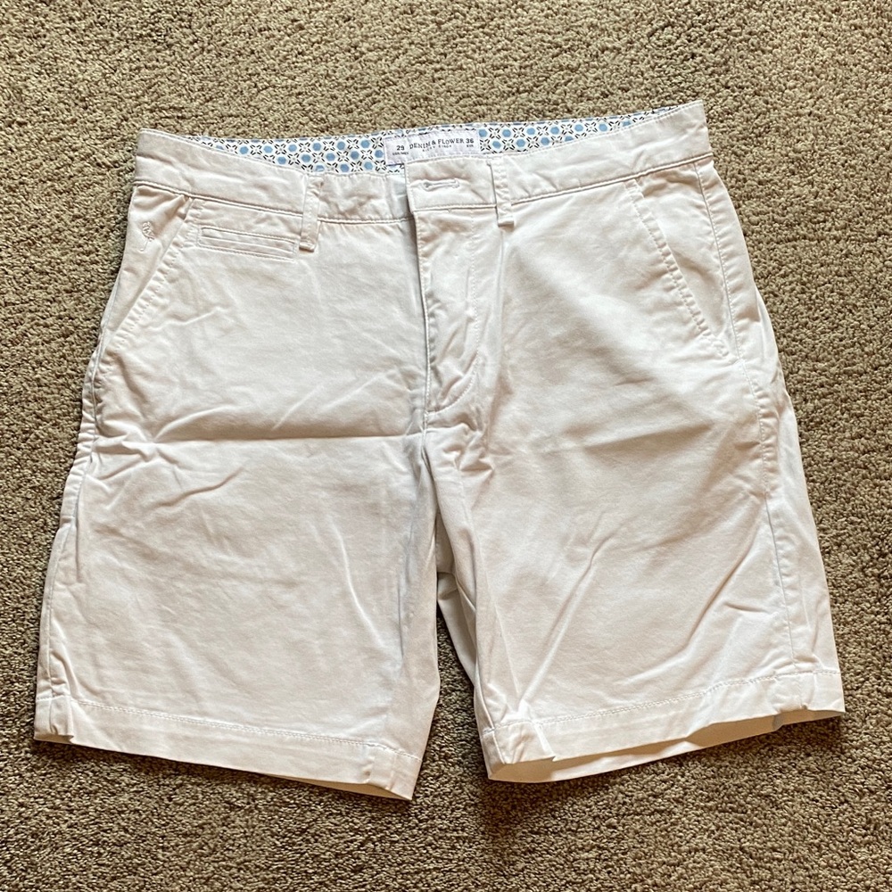 Denim & Flower Men's white Flat Front Shorts size 29